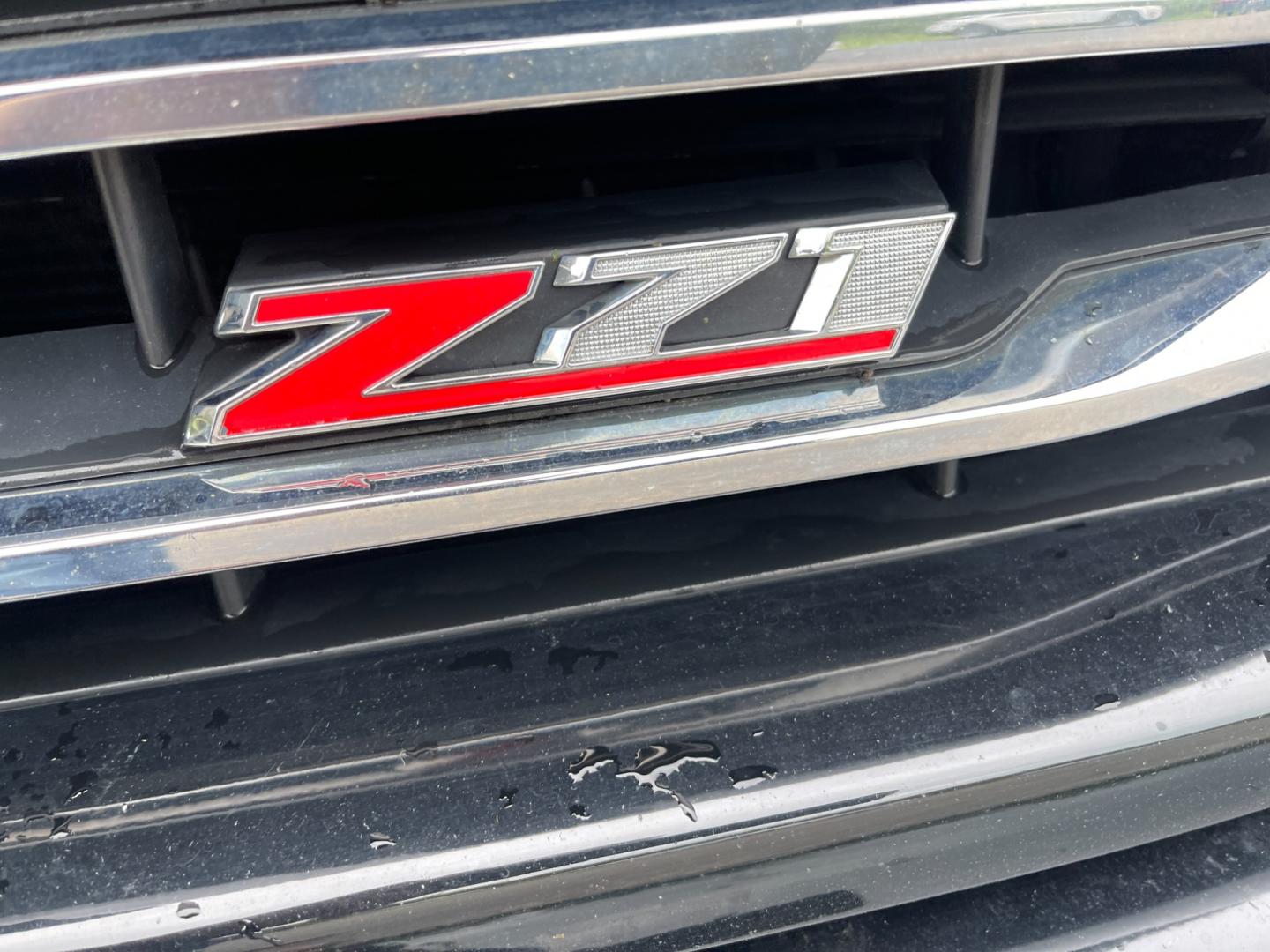 2018 Black /Black Chevrolet Silverado 1500 LTZ Z71 Crew Cab 4WD (3GCUKSEC4JG) with an 5.3L V8 OHV 16V engine, 8-Speed Automatic transmission, located at 547 E. Main St., Orwell, OH, 44076, (440) 437-5893, 41.535435, -80.847855 - This 2018 Chevrolet Silverado 1500 LTZ Z71 Crew Cab is a well-appointed and highly capable full-size pickup. It's powered by a 5.3L Vortec V8 engine paired with an 8-speed automatic transmission and 3.42 gearing, enabling an impressive 9,300-pound towing capacity. The Z71 off-road package includes f - Photo#2